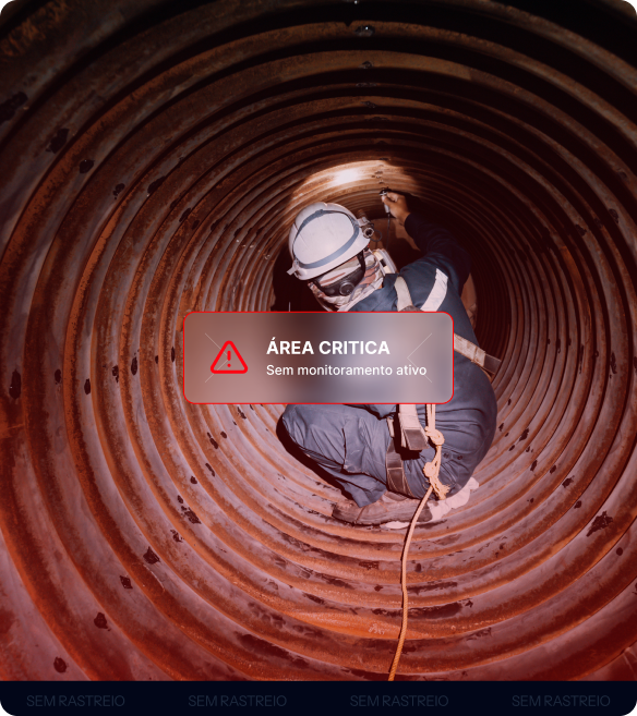 Ambiente industrial com colaboradores e área de circulação
