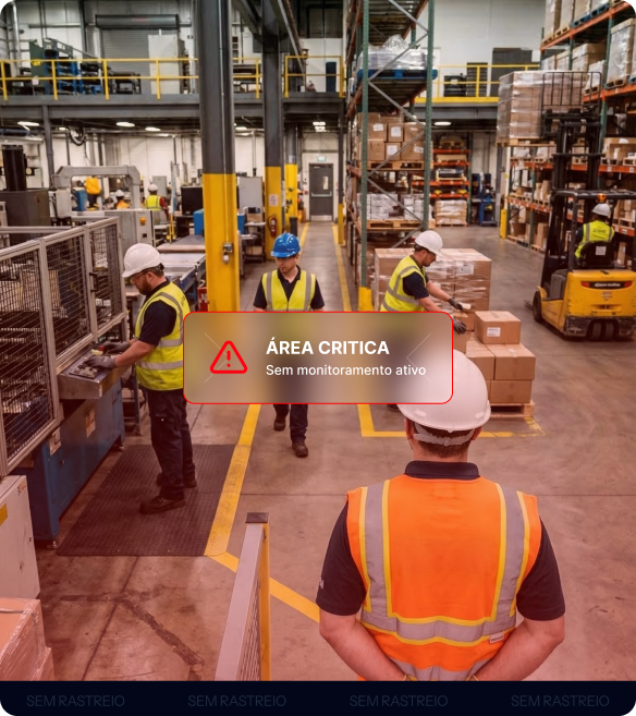 Ambiente industrial com colaboradores e área de circulação